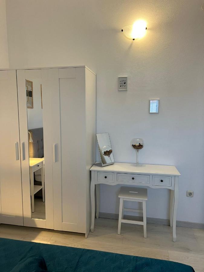 Apartments And Rooms Lorena 236 โรวีน ภายนอก รูปภาพ