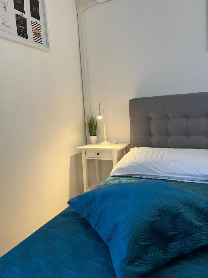 Apartments And Rooms Lorena 236 โรวีน ภายนอก รูปภาพ