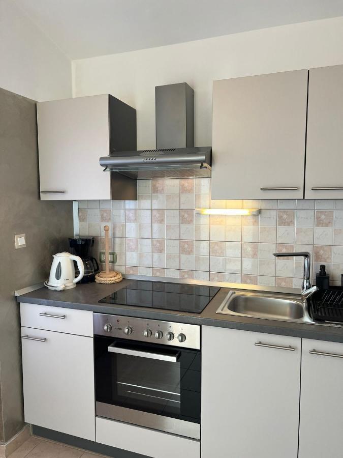 Apartments And Rooms Lorena 236 โรวีน ภายนอก รูปภาพ
