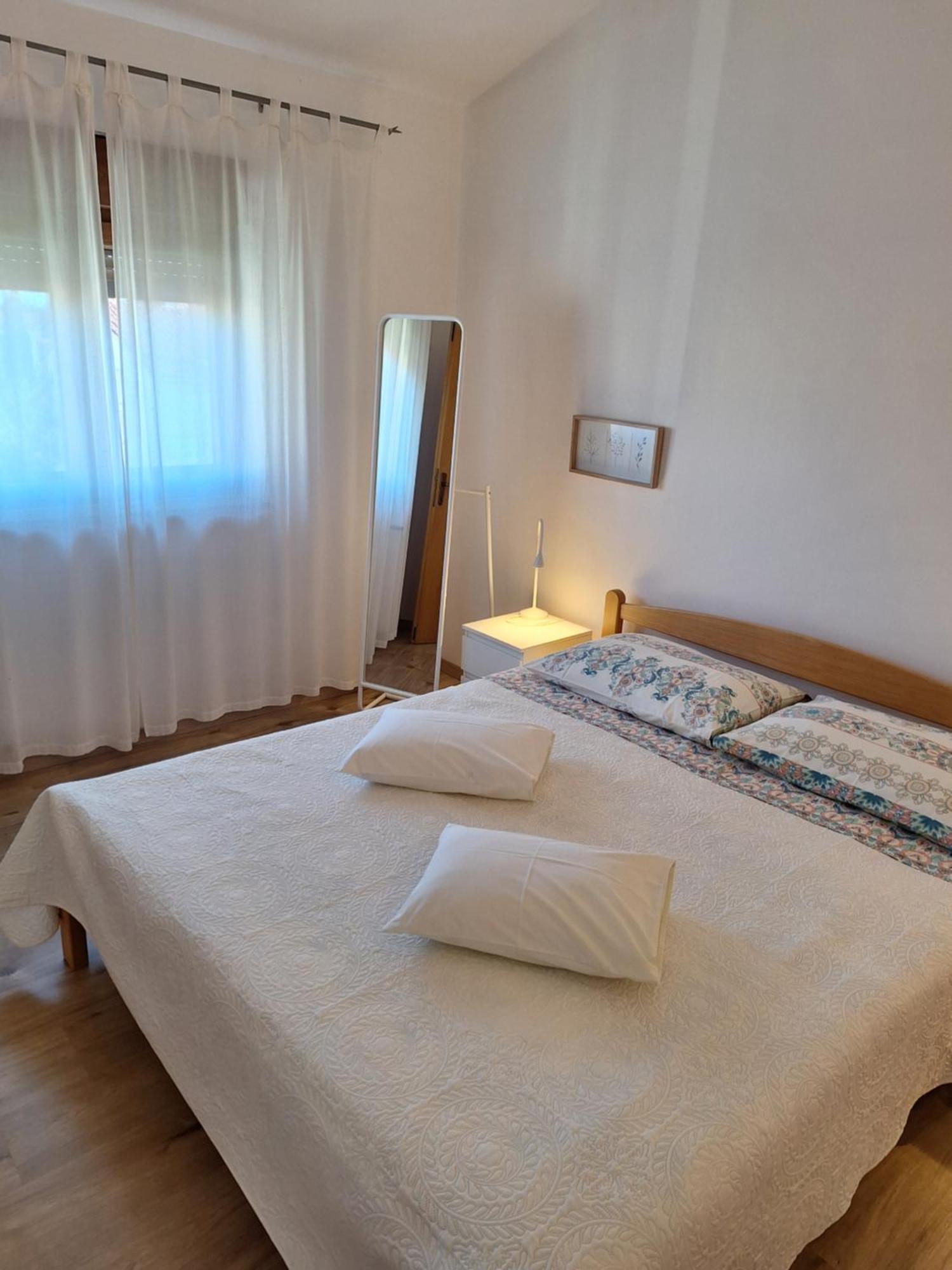 Apartments And Rooms Lorena 236 โรวีน ภายนอก รูปภาพ